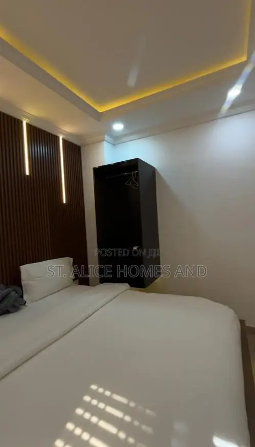 Milliaknow Eryx -- 1 Bedroom Gold Apartment