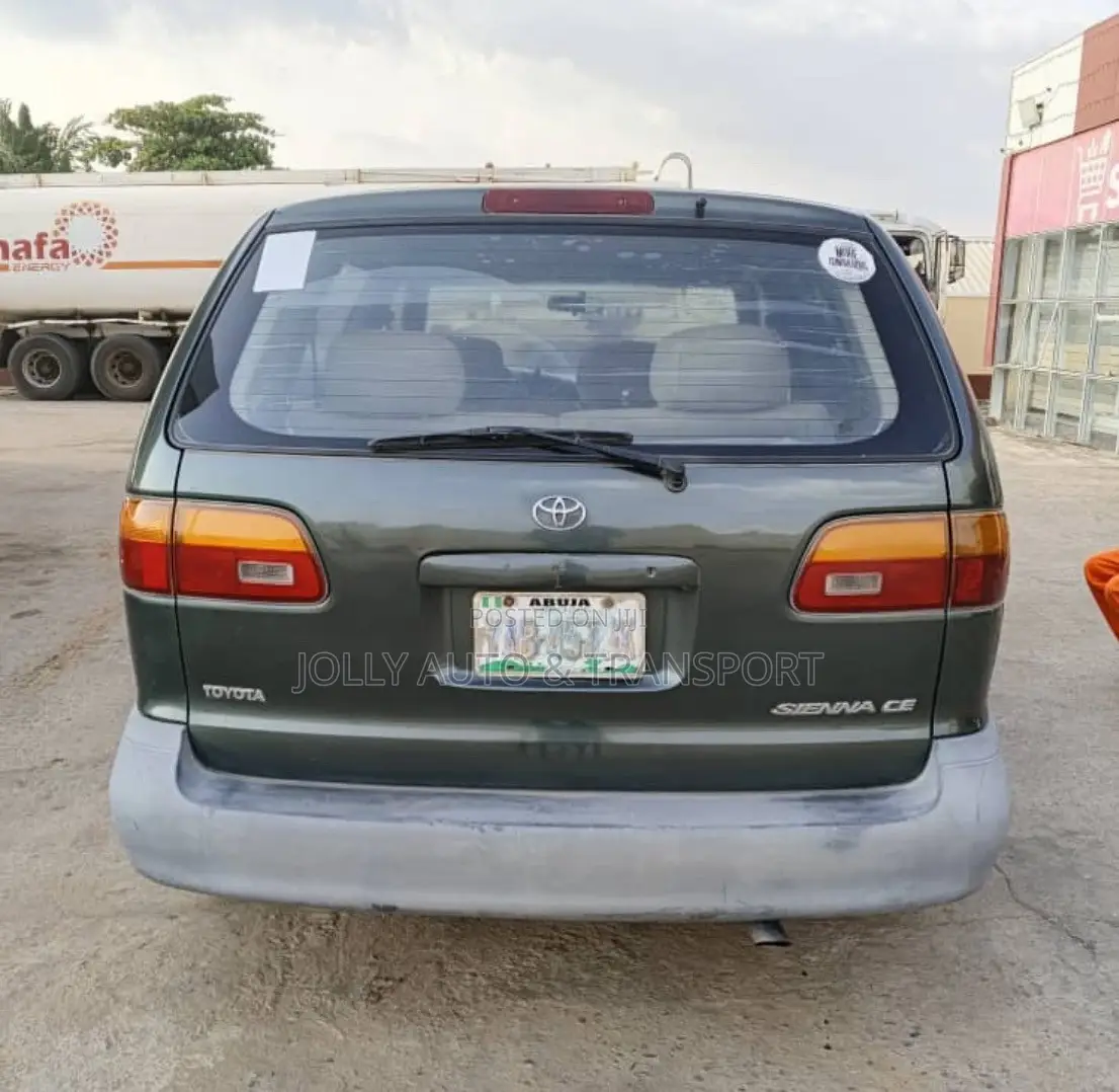 Toyota Sienna XLE 2001 Green