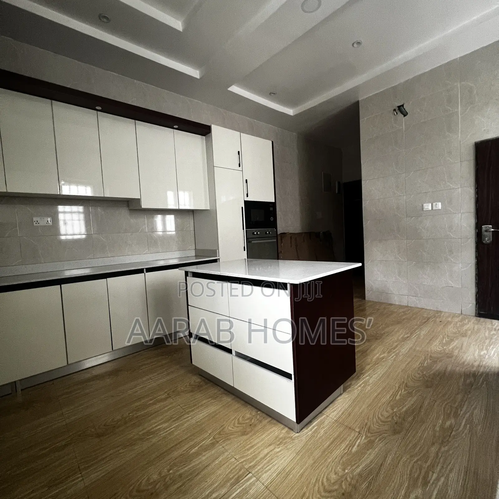8bdrm Duplex in Gwarinpa for rent