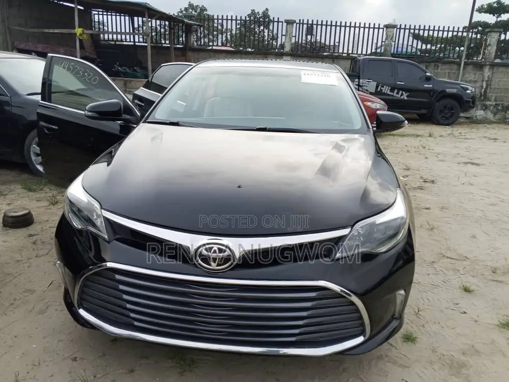 Toyota Avalon Limited Sedan FWD (3.5L 6cyl 6A) 2013 Black