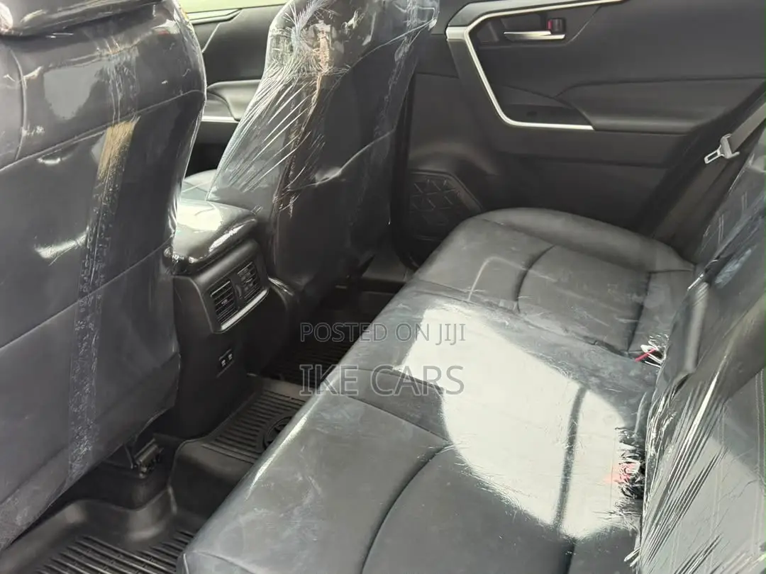 Toyota RAV4 XLE AWD 2020 Blue
