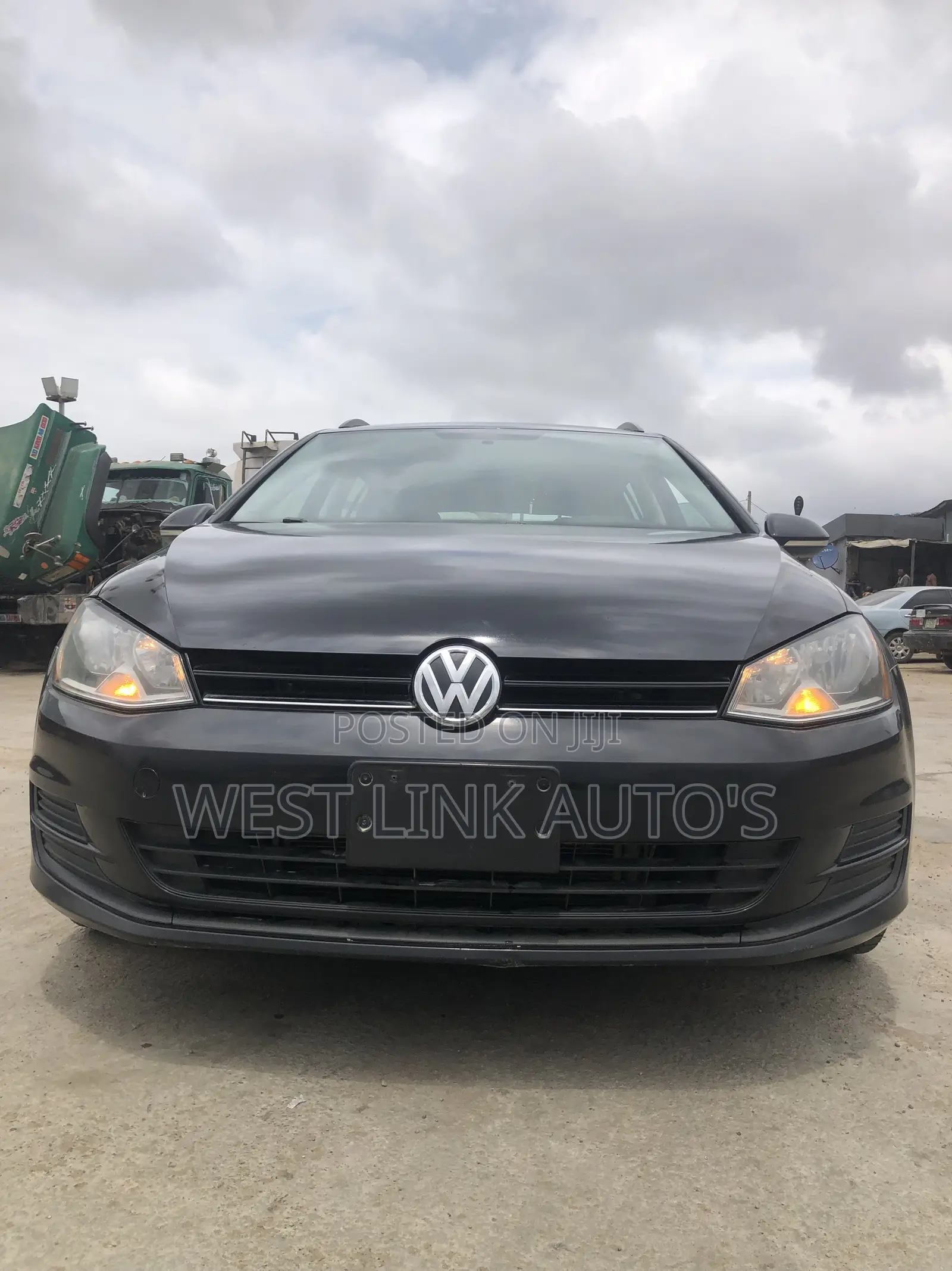 Volkswagen Golf TSI S 4-Door FWD 2017 Black