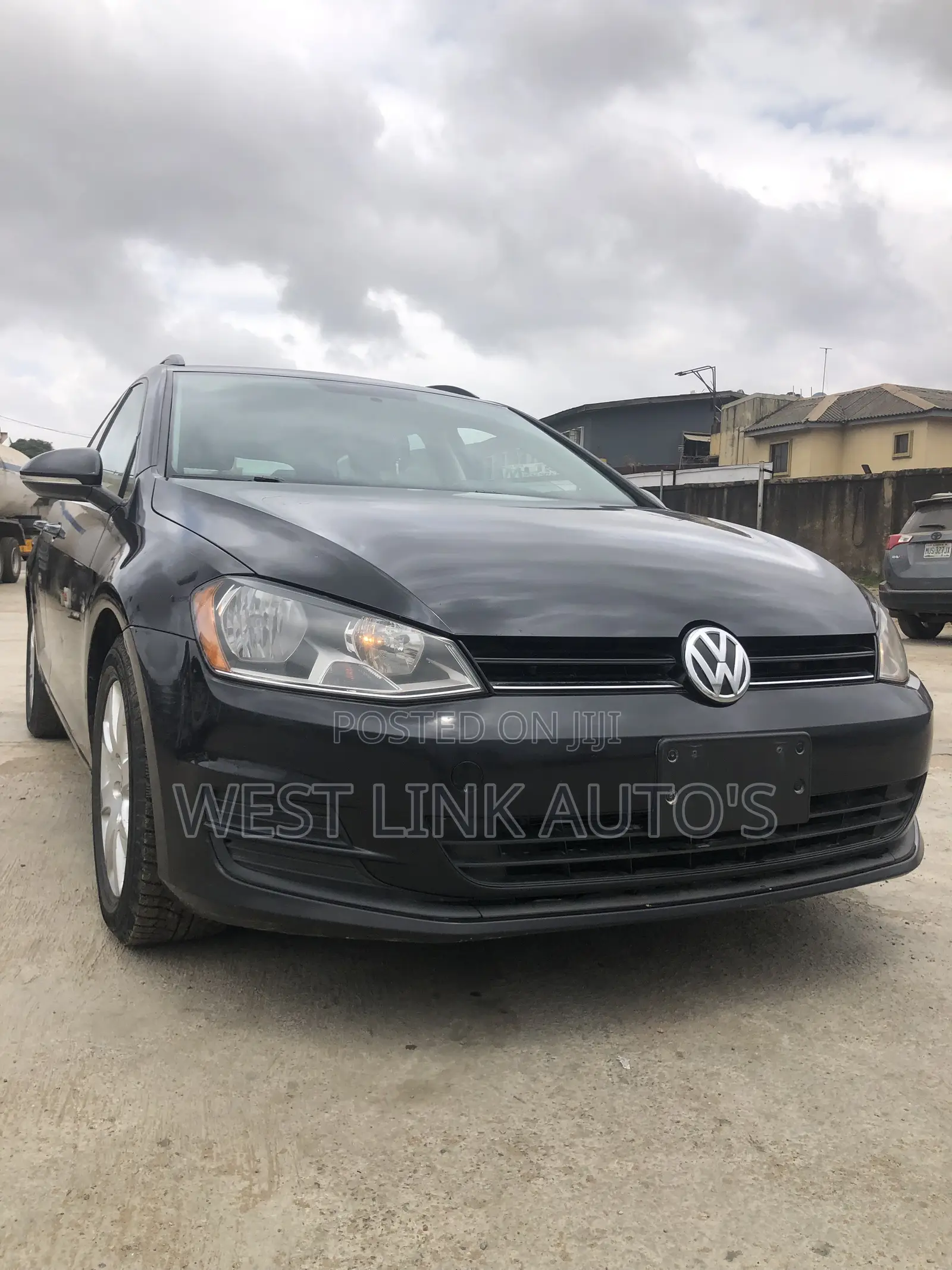 Volkswagen Golf TSI S 4-Door FWD 2017 Black