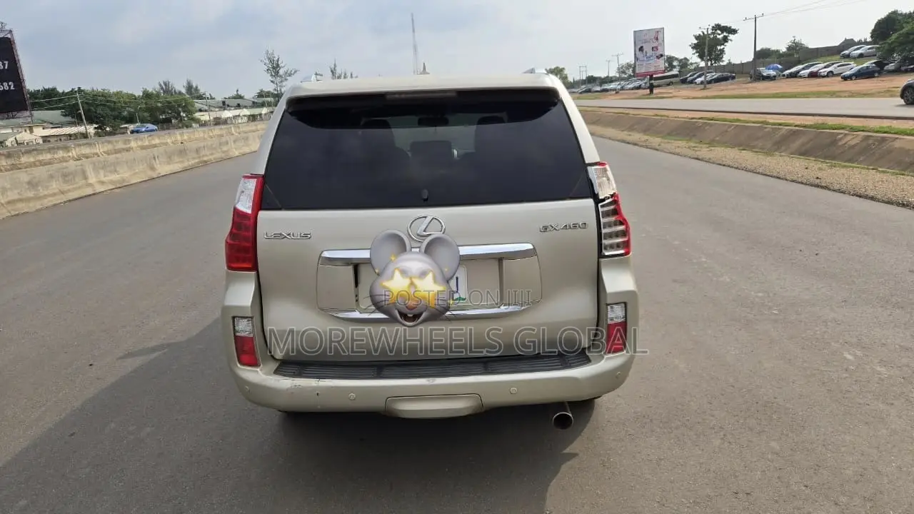 Lexus GX 460 2010 Gold