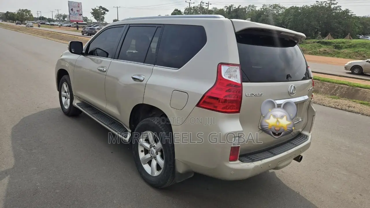 Lexus GX 460 2010 Gold