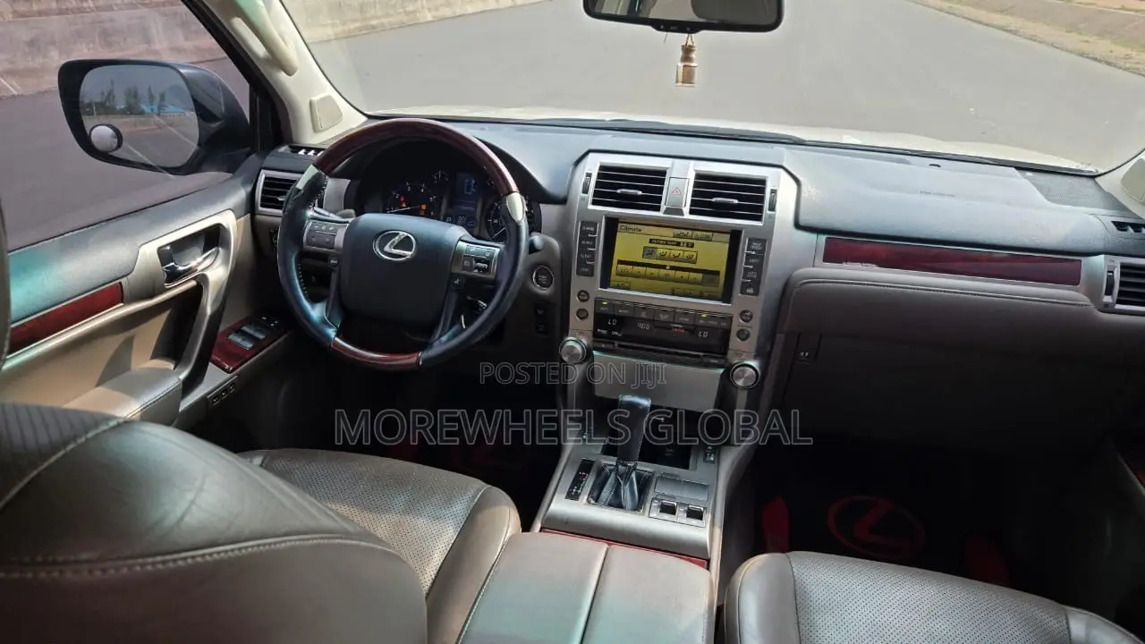 Lexus GX 460 2010 Gold