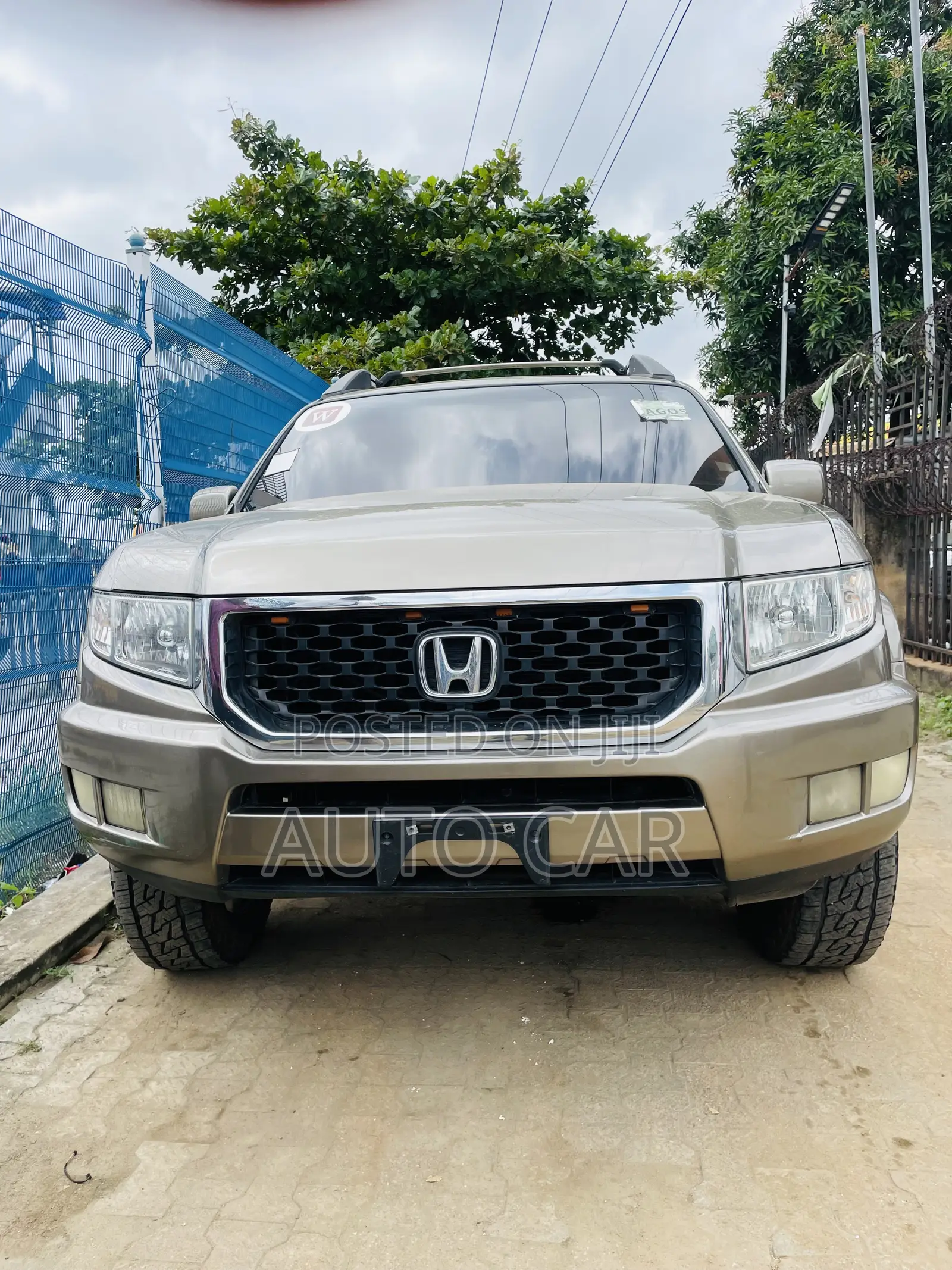 Honda Ridgeline 2011 Gold