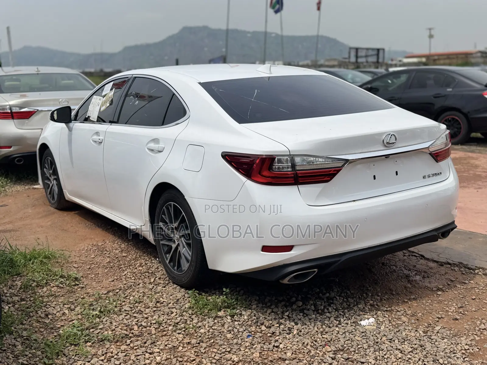 Lexus ES 350 FWD 2016 White