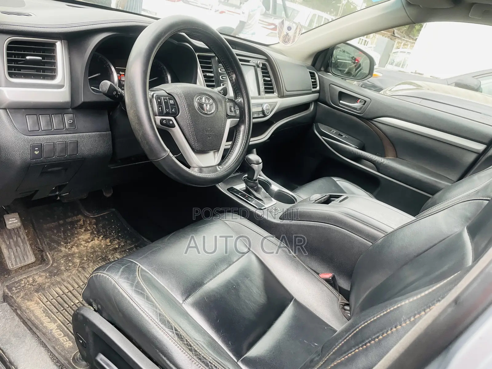 Toyota Highlander XLE 4dr SUV (3.5L 6cyl 6A) 2014 Silver
