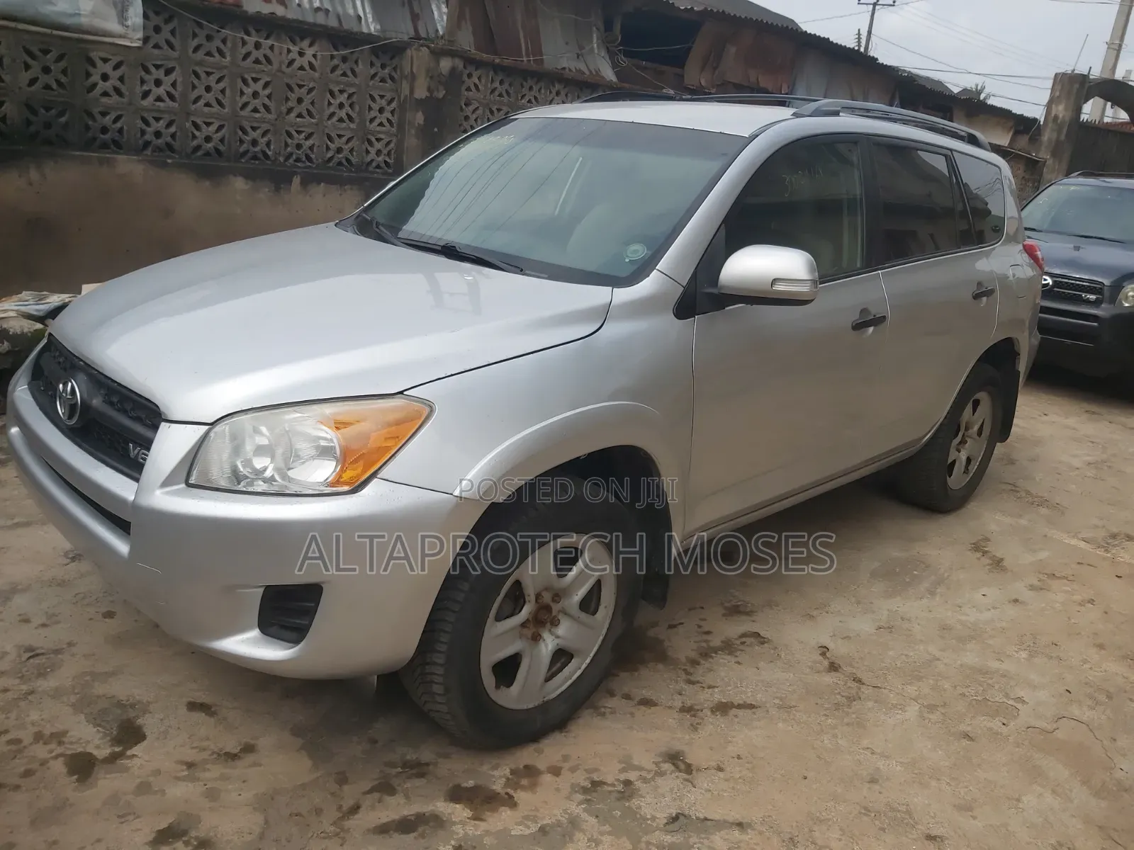 Toyota RAV4 2010 Silver