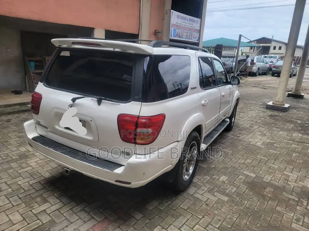 Toyota Sequoia Limited 4dr SUV 4WD (4.7L 8cyl 5A) 2006 Silver