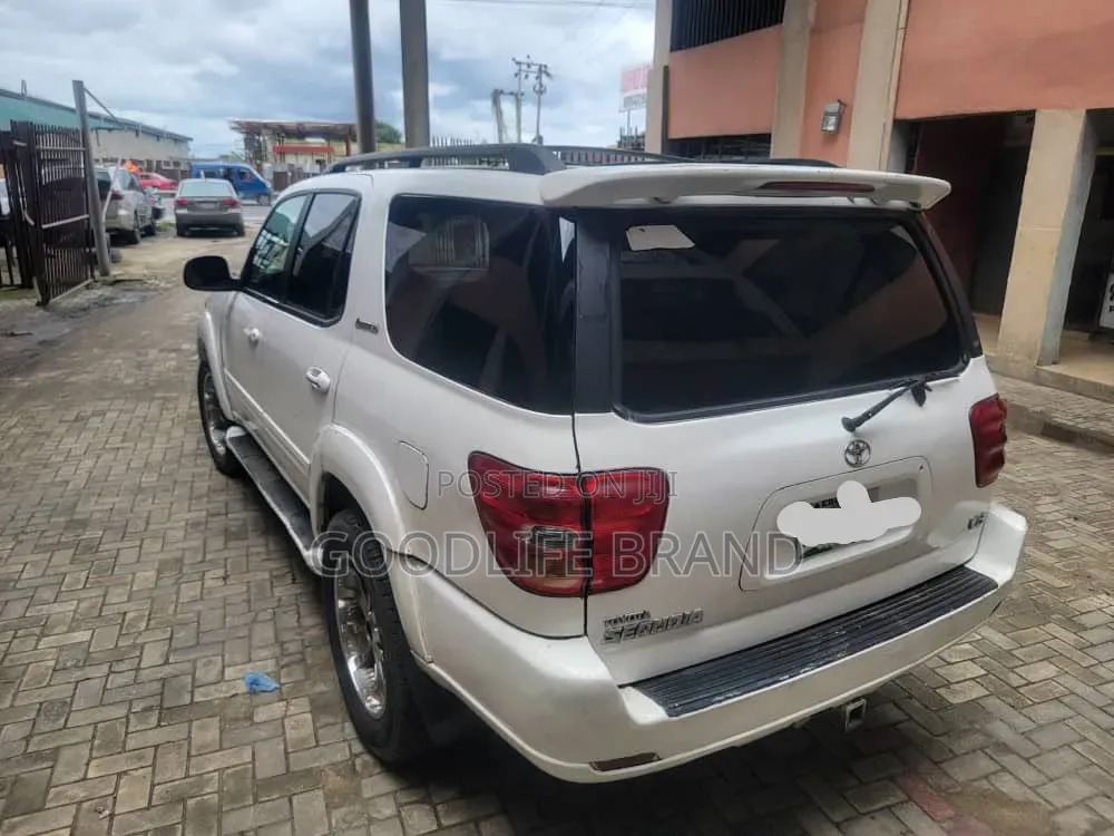 Toyota Sequoia Limited 4dr SUV 4WD (4.7L 8cyl 5A) 2006 Silver