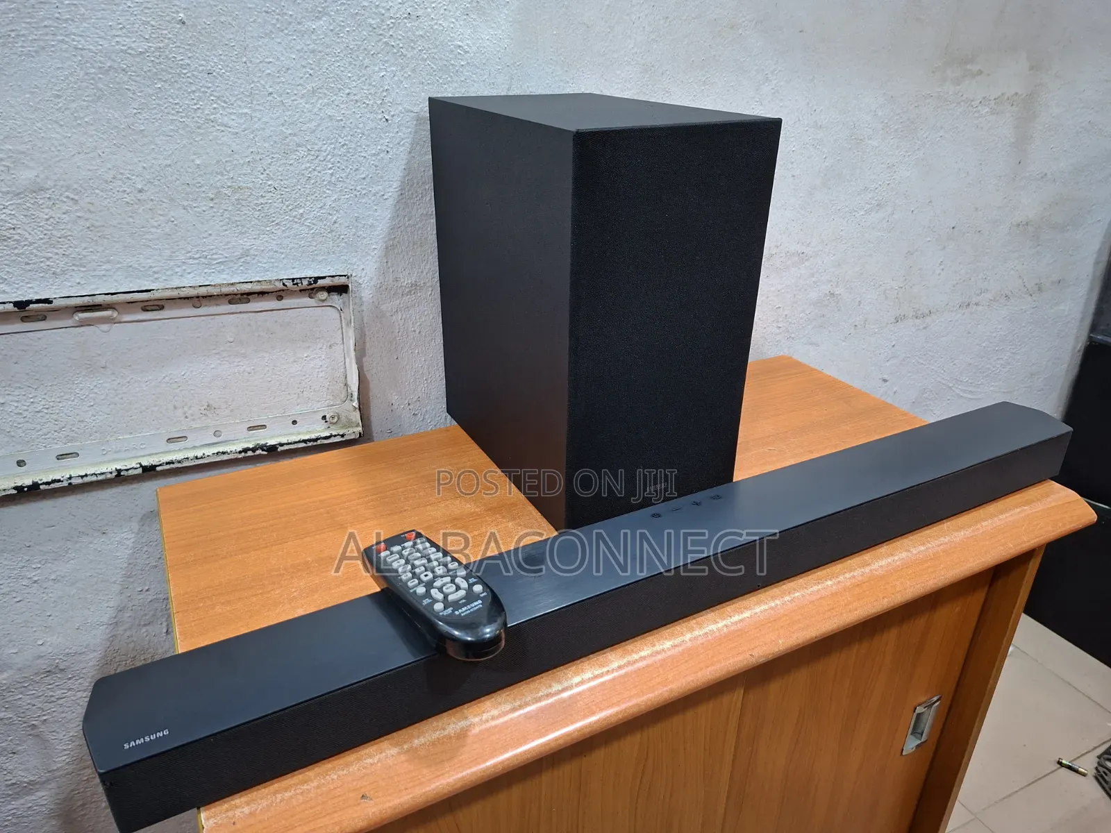 2023 Samsung Soundbar C450 With Its Wireless Subwoofer