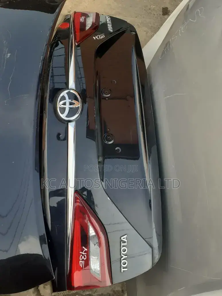 Complete Boot Toyota Avensis 2015/2020