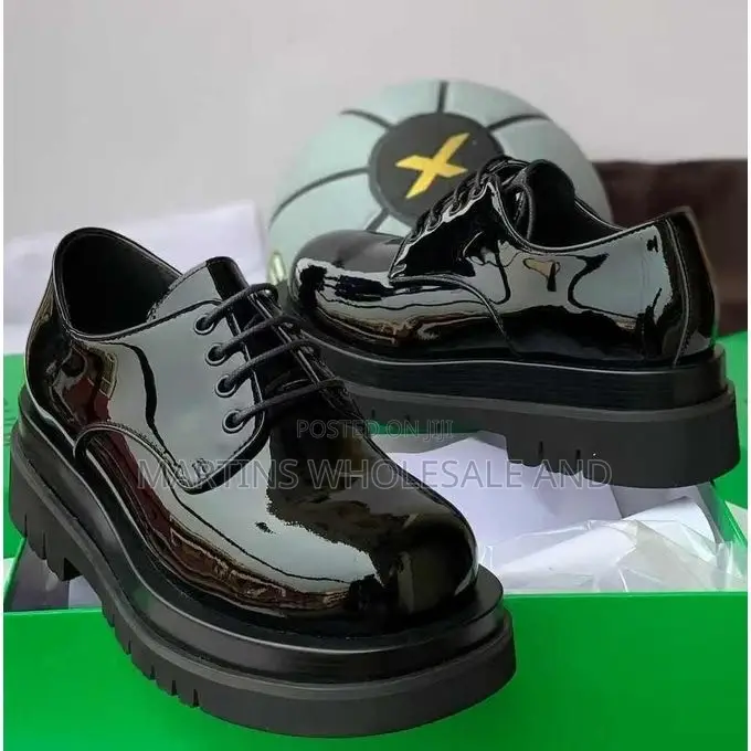 Black Patent Leather Lace-Up Shoes by Bottega Veneta Feature a Bol