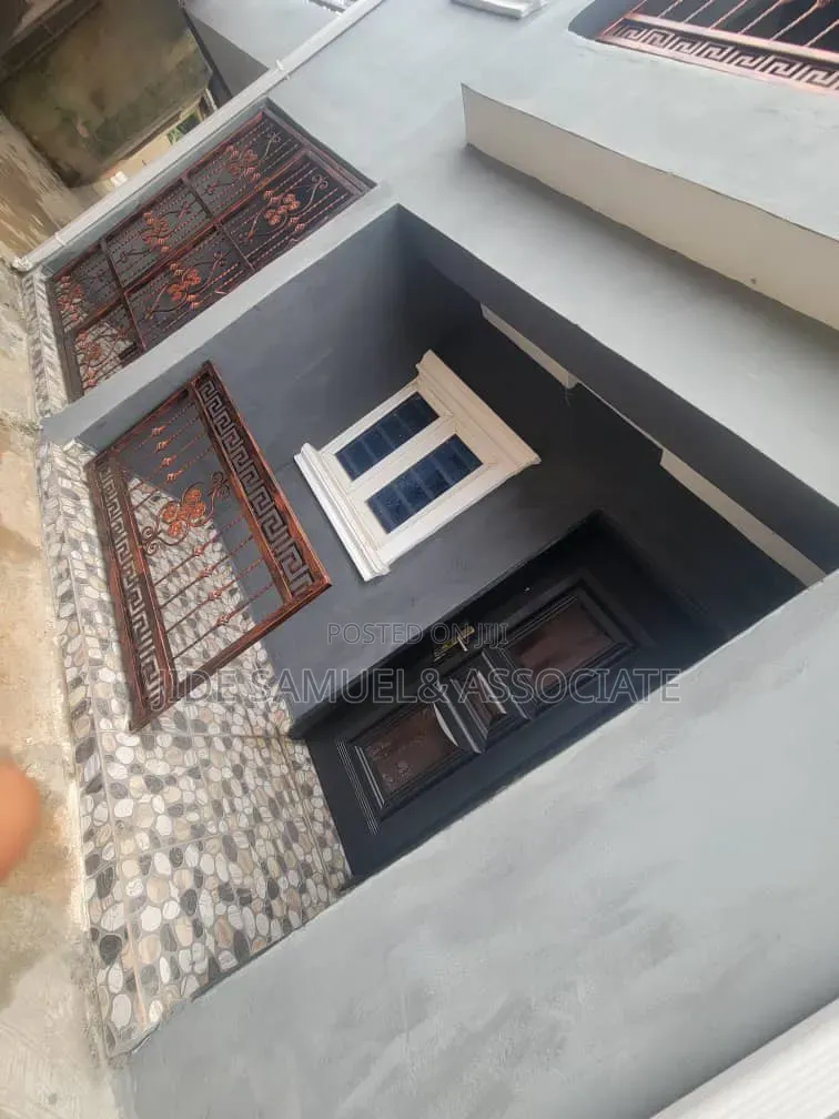 Furnished Mini Flat in Ipaja / Ipaja for rent