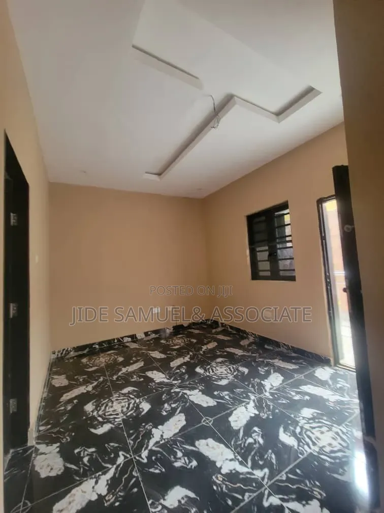 Furnished Mini Flat in Ipaja / Ipaja for rent