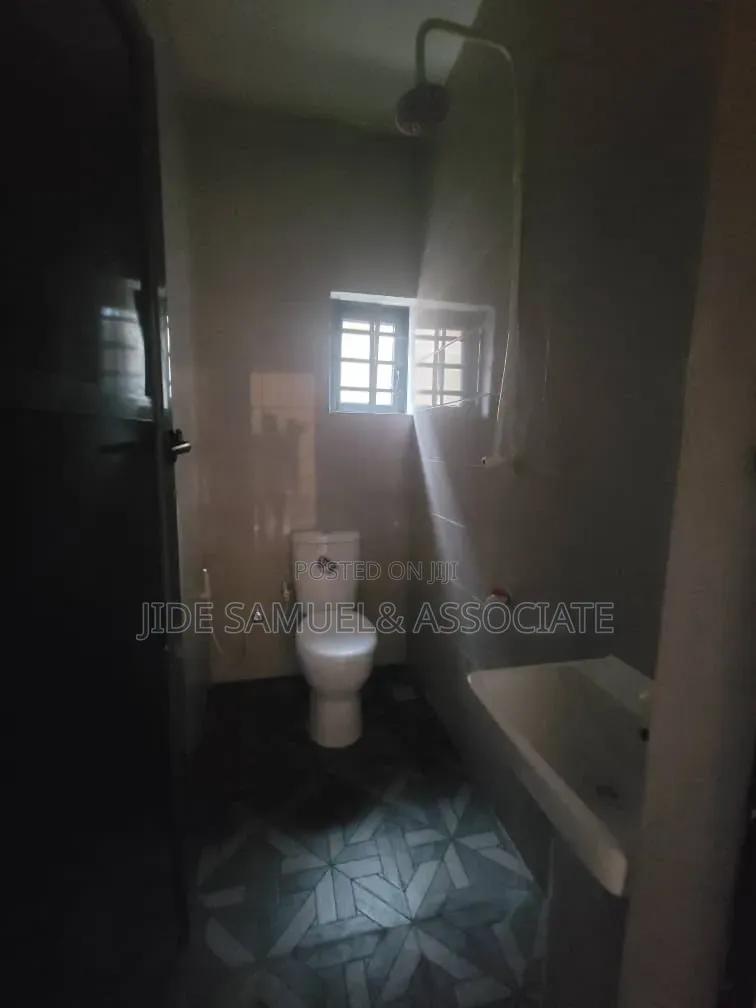 Furnished Mini Flat in Ipaja / Ipaja for rent