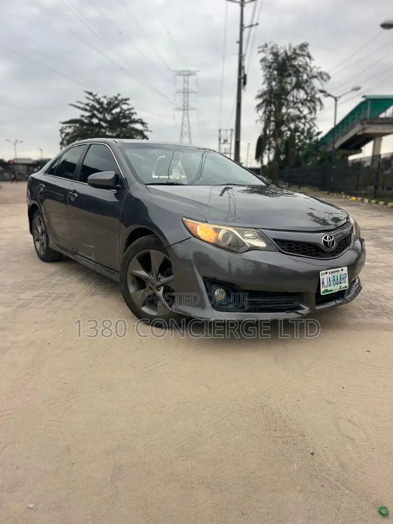 Toyota Camry 2012 Gray