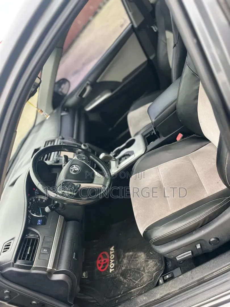 Toyota Camry 2012 Gray