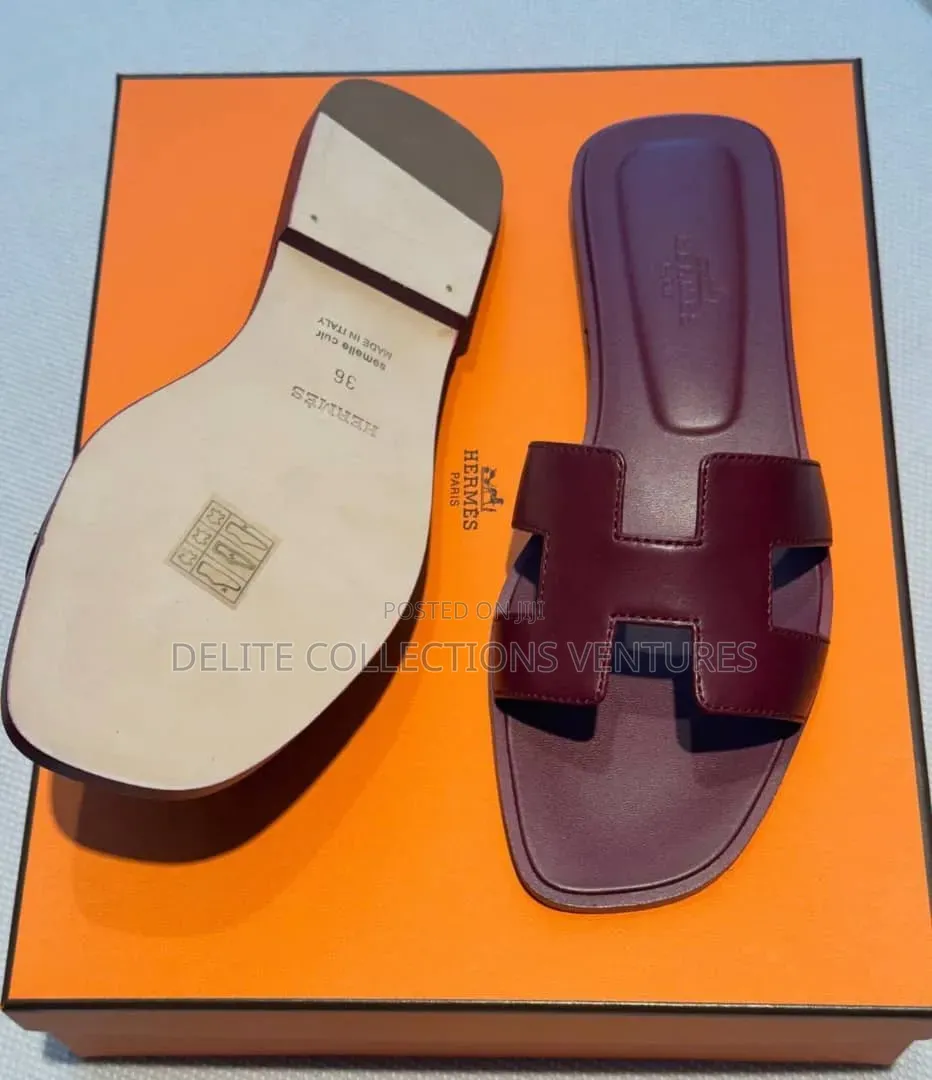 Luxury Update Original Hermes Oran Leather Sandal in Burgundy