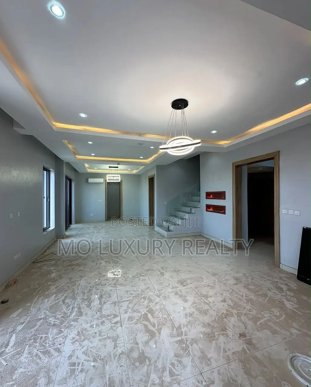 4bdrm Maisonette in Lekki Phase 1 for rent