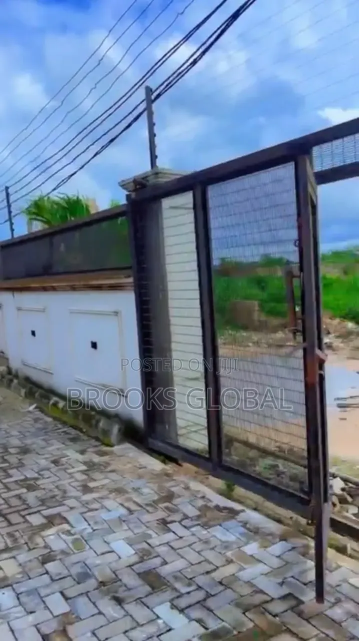 4bdrm Bungalow in Warri for sale