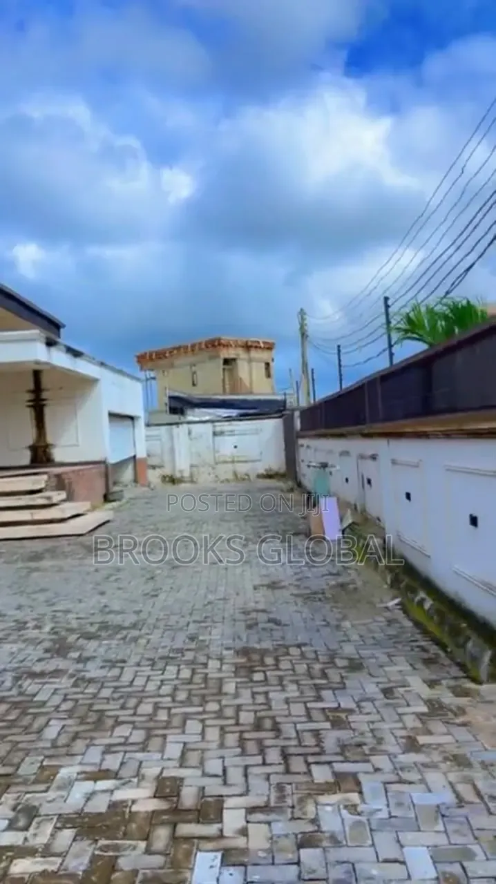 4bdrm Bungalow in Warri for sale