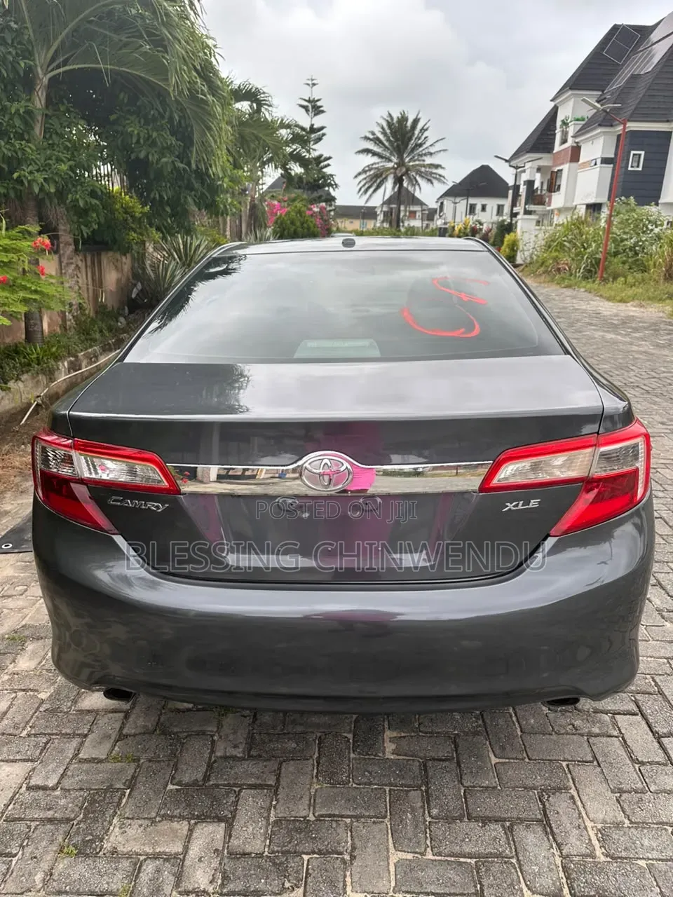 Toyota Camry XLE V6 4dr Sedan (3.5L 6cyl 6A) 2013 Gray