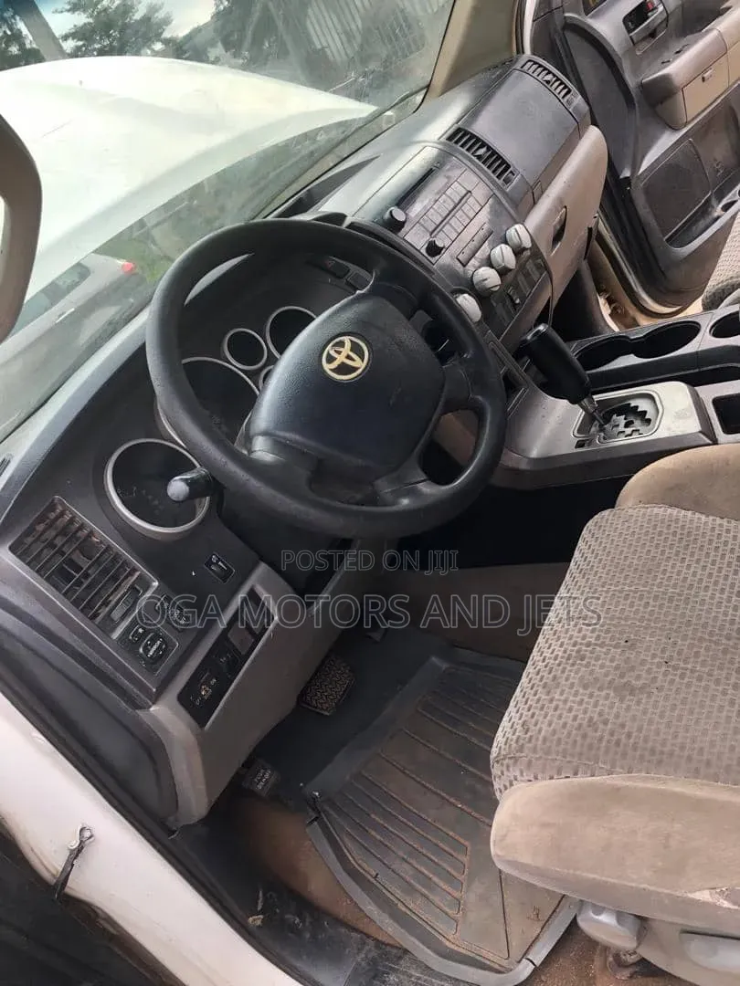 Toyota Tundra 2012 White