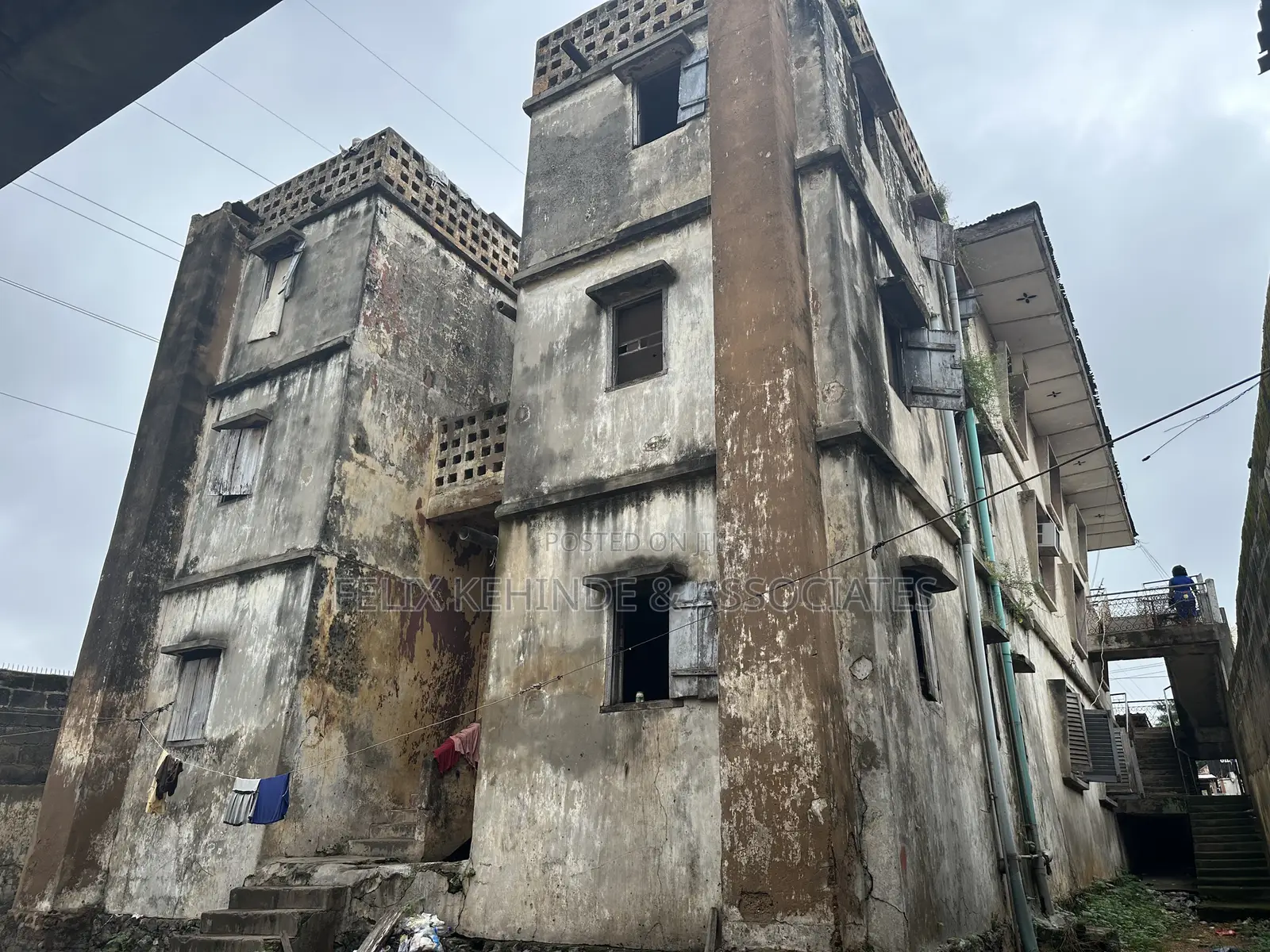 20bdrm Block of Flats in Fatima Bus Stop, Apata for sale