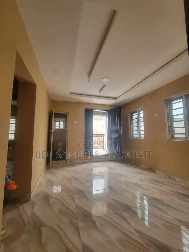 Furnished 2bdrm Block of Flats in Ipaja / Ipaja for rent