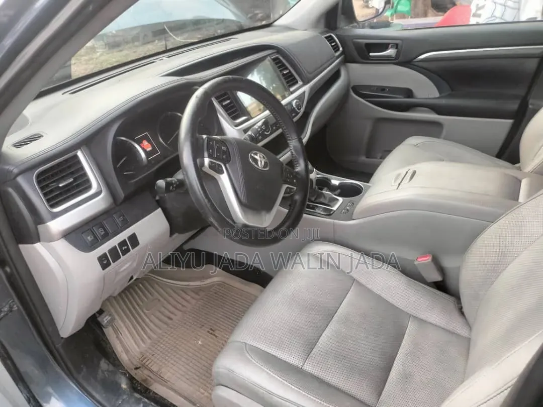 Toyota Highlander 2019 Blue