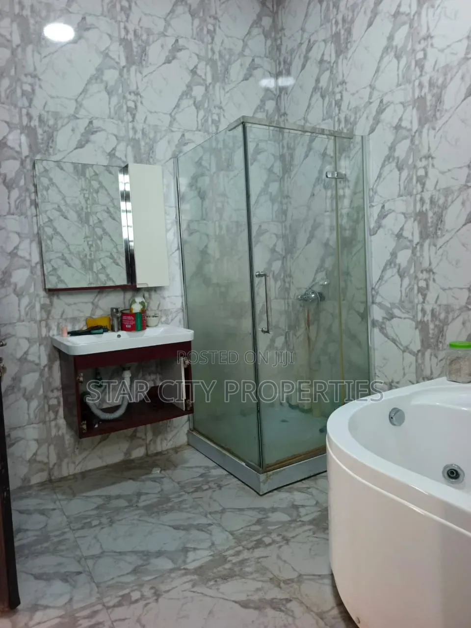 5bdrm Duplex in Omole for rent