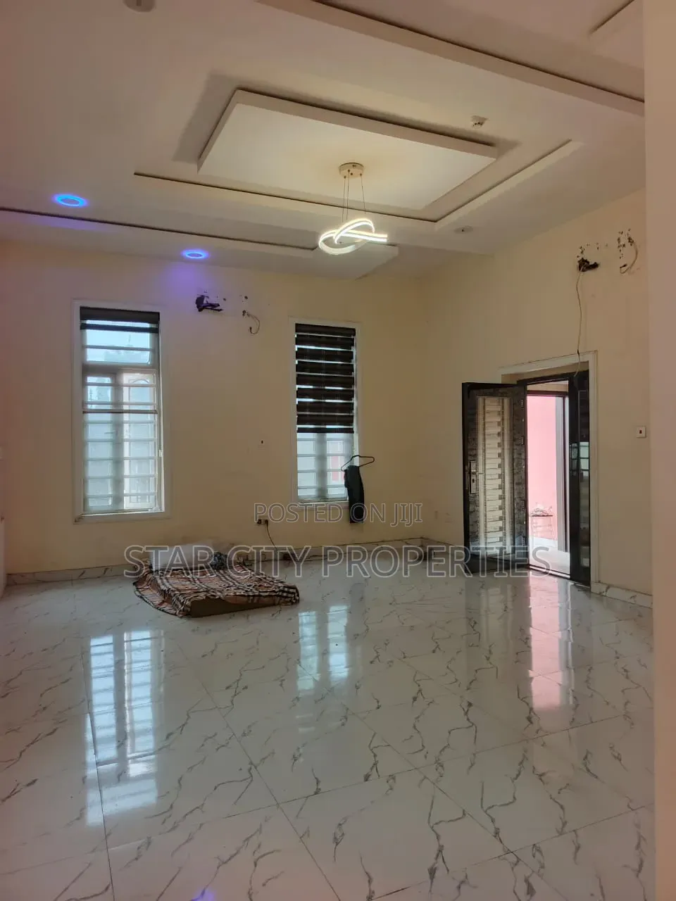 5bdrm Duplex in Omole for rent