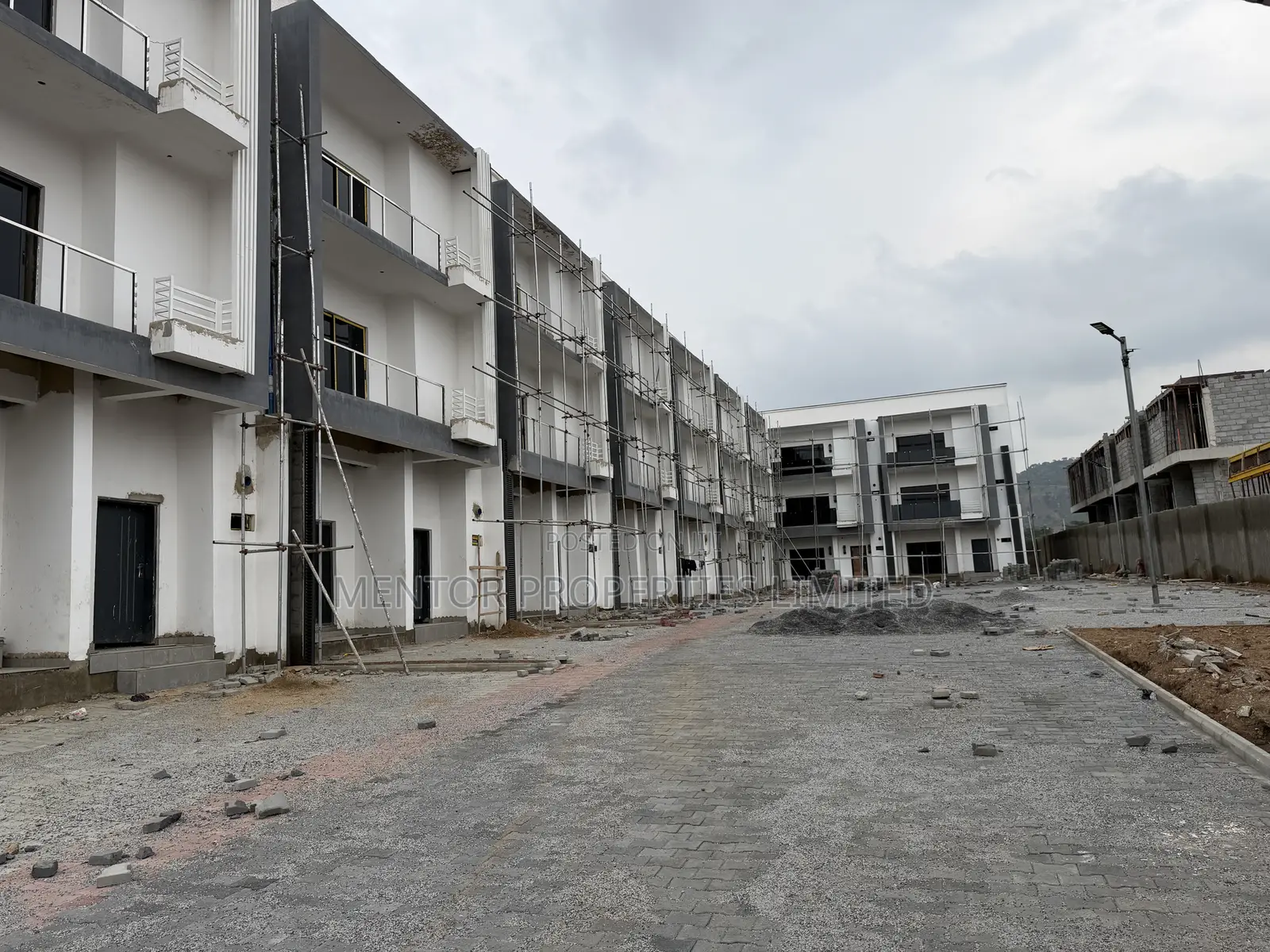 4bdrm Duplex in Jahi for sale