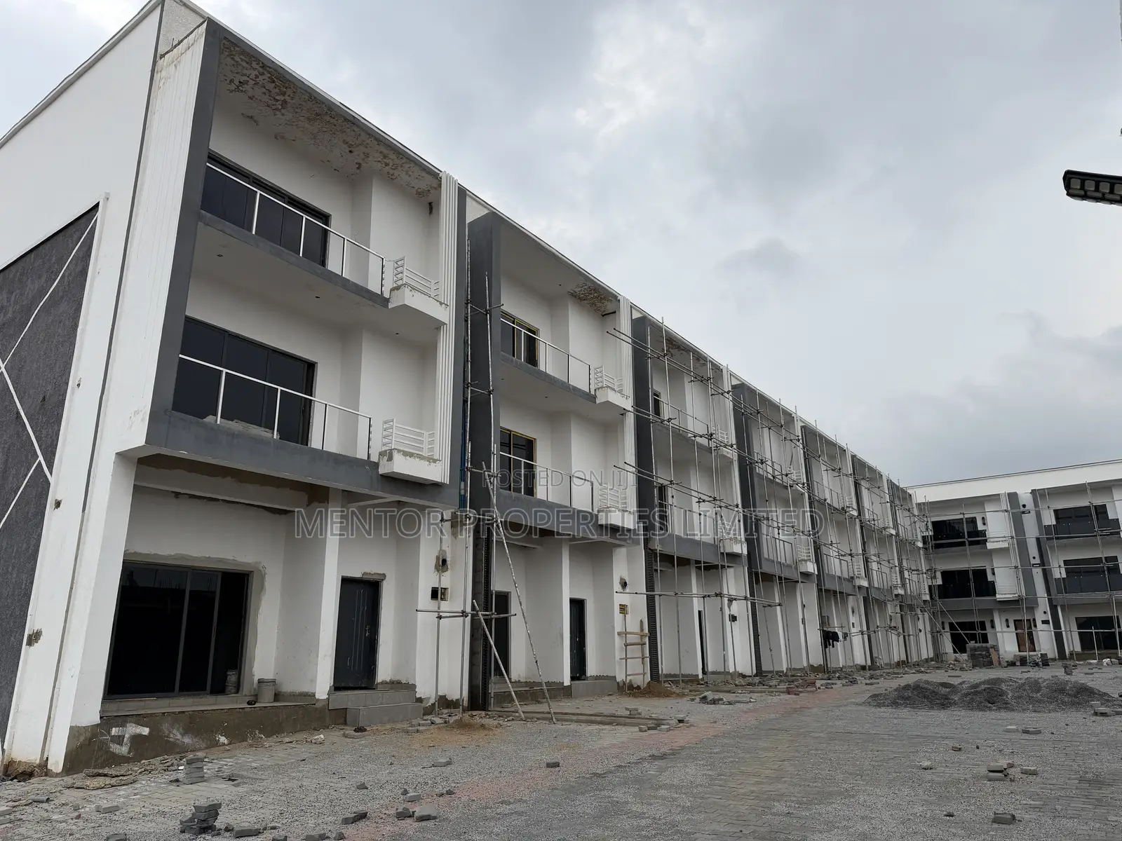 4bdrm Duplex in Jahi for sale