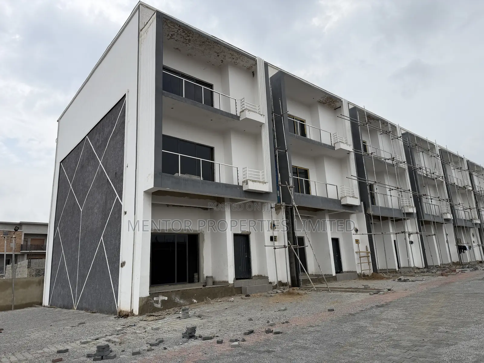 4bdrm Duplex in Jahi for sale