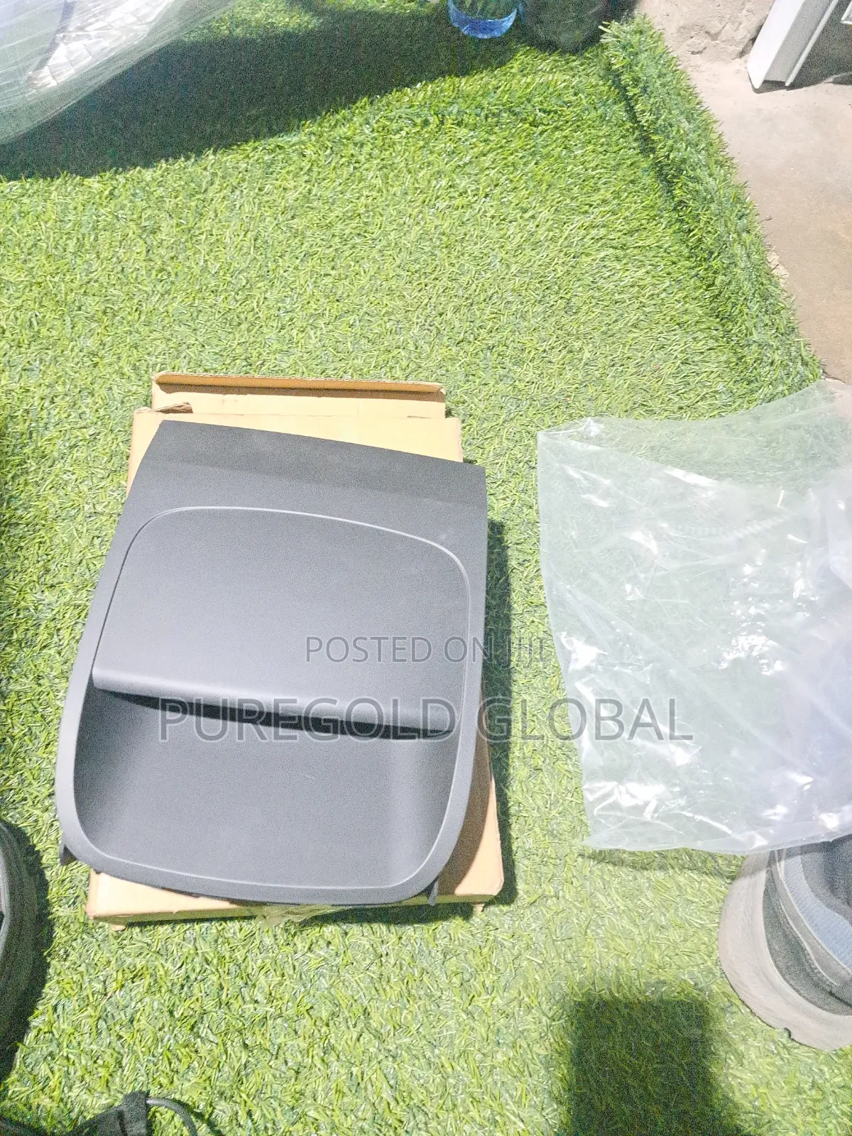 Centre Chrome for Cerato 2010 Model