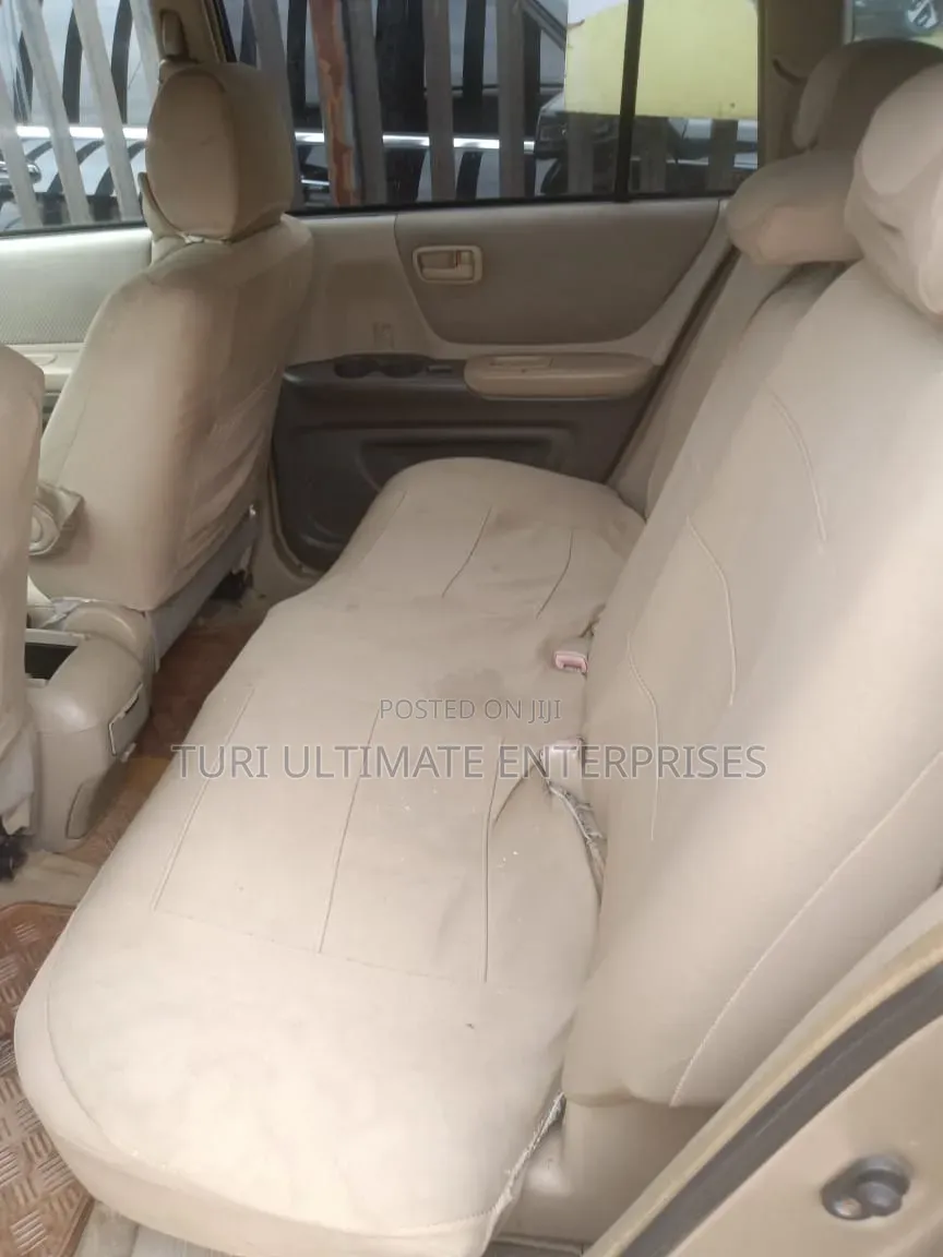 Toyota Highlander 2005 Gold