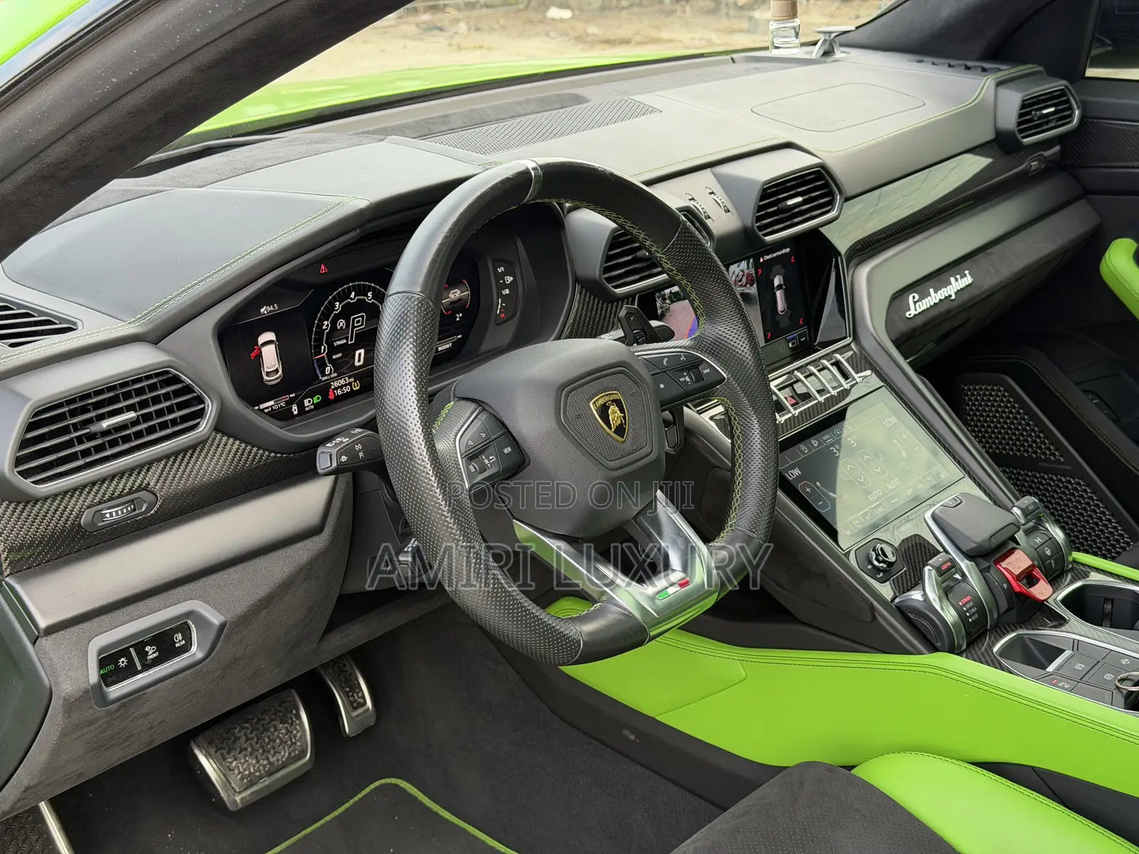 Lamborghini Urus 2022 Green