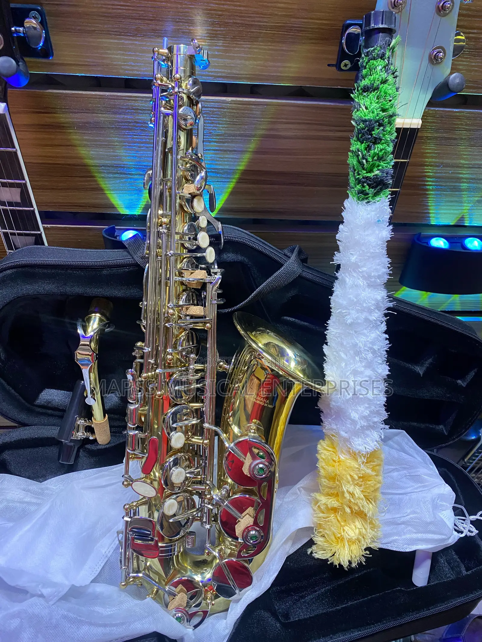 Yamaha Gold-Lacquered Eb Alto Saxophone