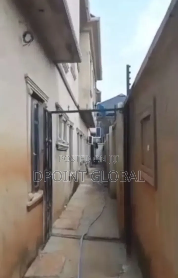 8bdrm Duplex in Not Estate, Abule Egba for sale