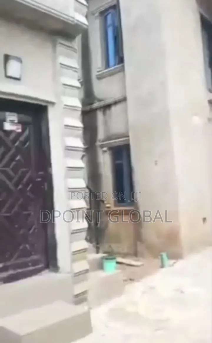 8bdrm Duplex in Not Estate, Abule Egba for sale