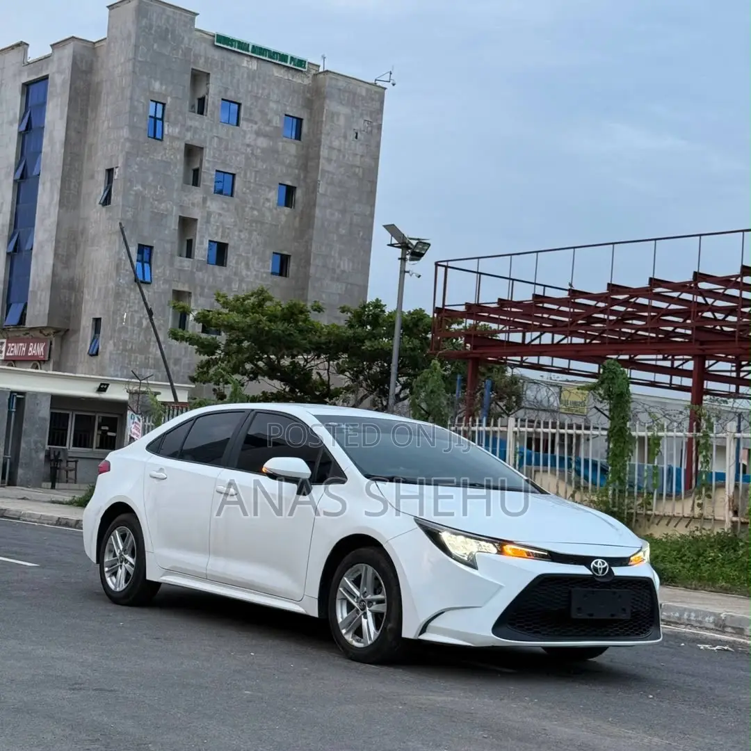 Toyota Corolla 2022 White