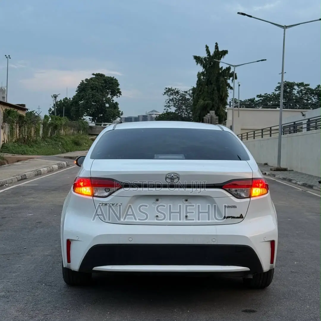 Toyota Corolla 2022 White