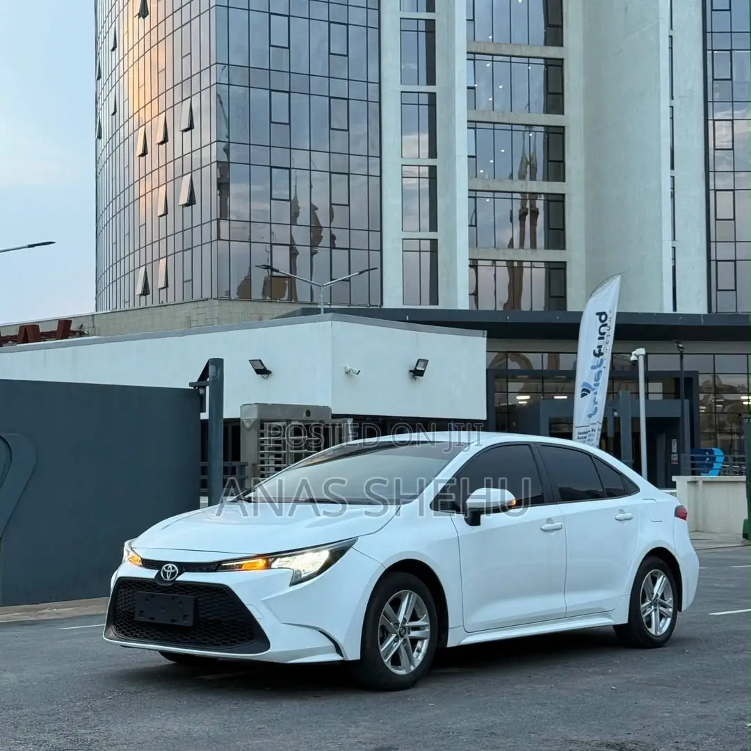 Toyota Corolla 2022 White