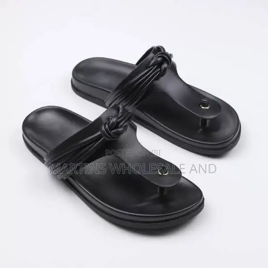 Zara-Style Knotted Rubber Flat Sandals Feature a Chic Twisted-Knot Upp