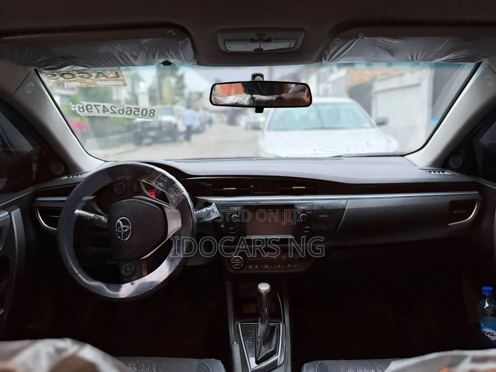 Toyota Corolla S 4dr Sedan (1.8L 4cyl CVT) 2015 Gold