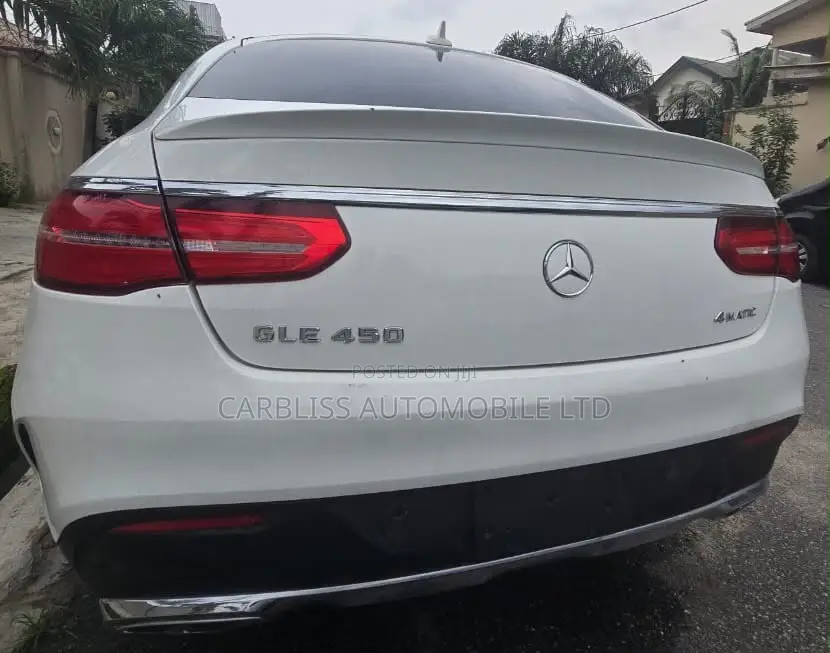 Mercedes-Benz GLE-Class 2016 Off white